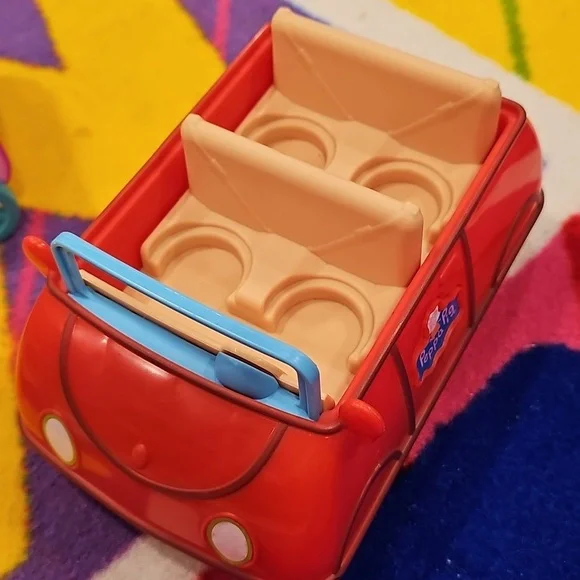 Misc. Peppa Pig Accessories - Toy Car and Carriage Set - Picture 2 of 4